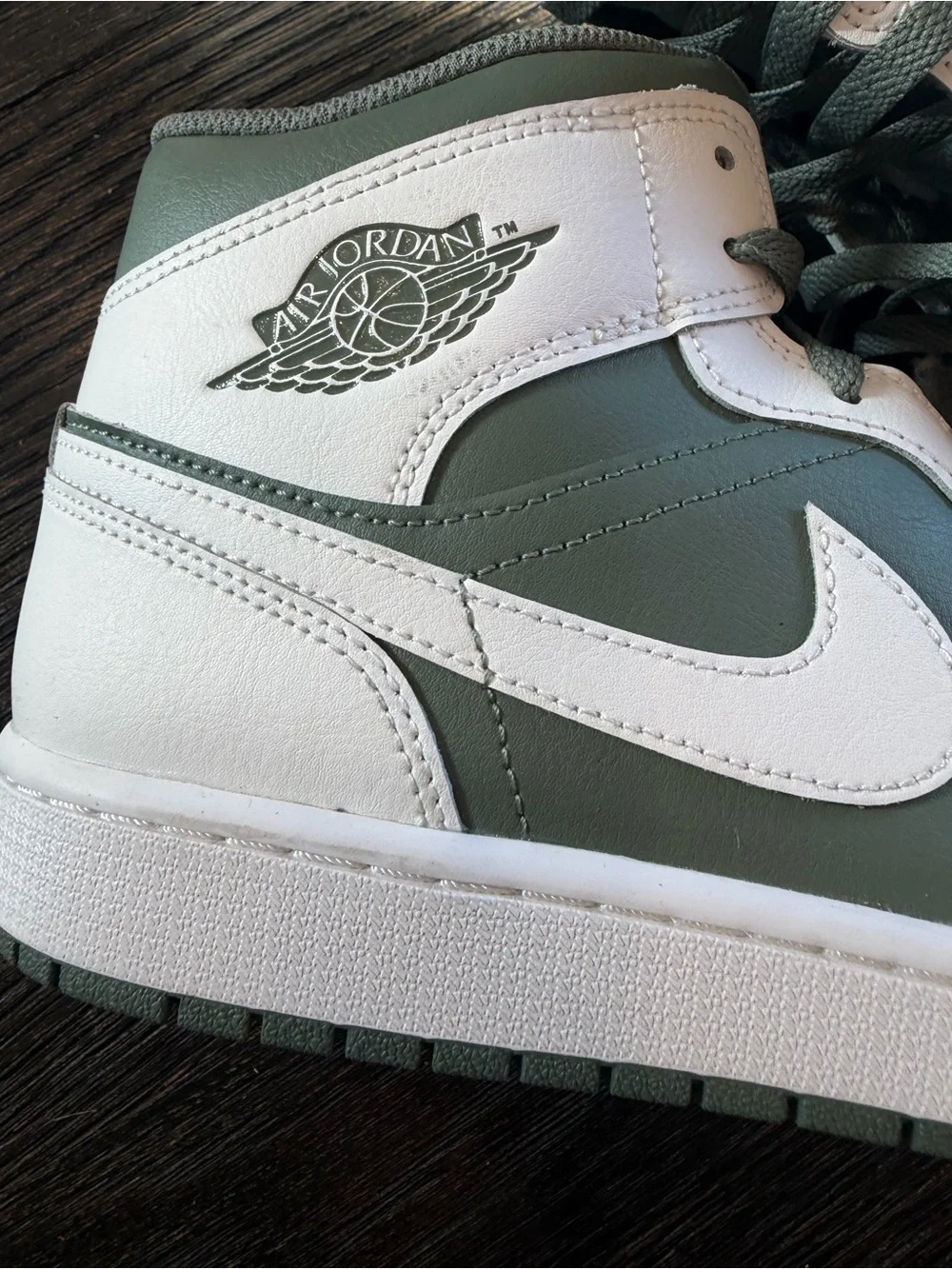 Nike Air Jordan 1 Mid Summit White Lichen Green